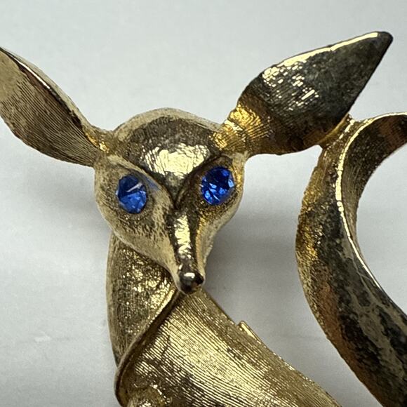 MCM Fox Pin Brooch Gold Tone Blue Rhinestone Eyes Dog Fennec - Picture 2 of 11